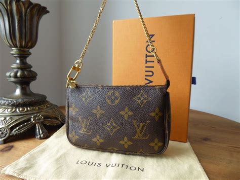 louis vuitton small accessories.